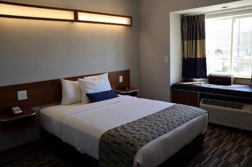 Microtel Inn & Suites by Wyndham Columbus/Near Fort Benning - image 40