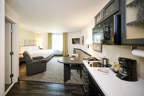 Candlewood Suites Columbus-Northeast an IHG Hotel - image 18
