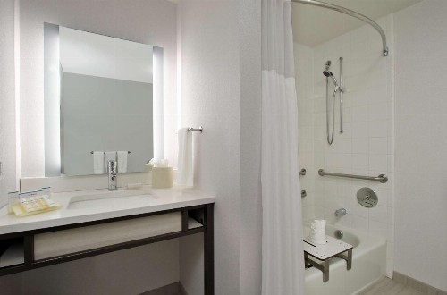 Hilton Garden Inn Columbus-University Area - image 21