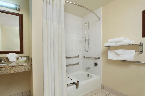 Hilton Garden Inn Columbus-University Area - image 30