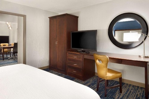 Embassy Suites Columbus - image 26