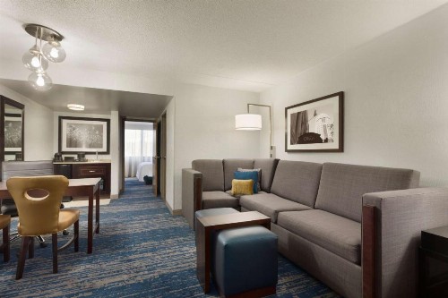 Embassy Suites Columbus - image 30