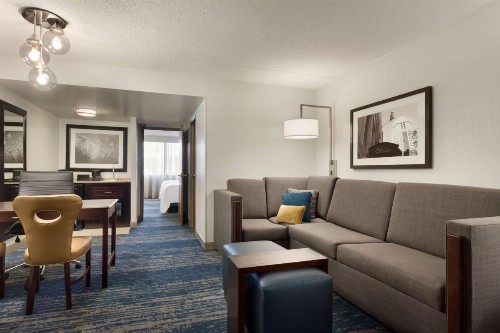Embassy Suites Columbus - image 35