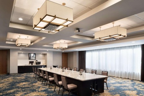 Embassy Suites Columbus - image 38