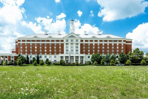 Hilton Columbus at Easton - image 2