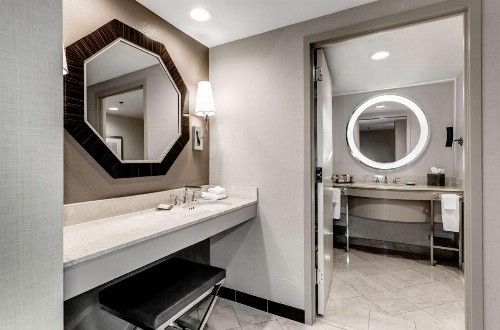 Hilton Columbus at Easton - image 24