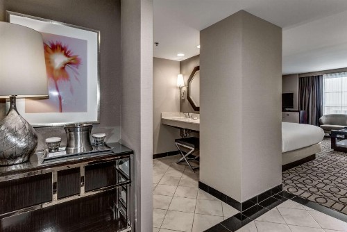 Hilton Columbus at Easton - image 26