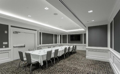 Hilton Columbus at Easton - image 38
