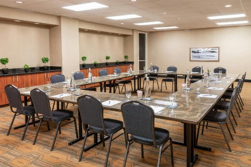 DoubleTree Suites by Hilton Columbus - image 12