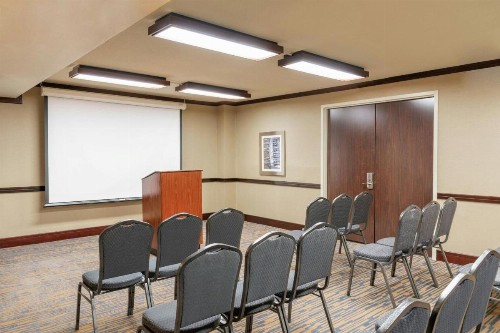 DoubleTree Suites by Hilton Columbus - image 13
