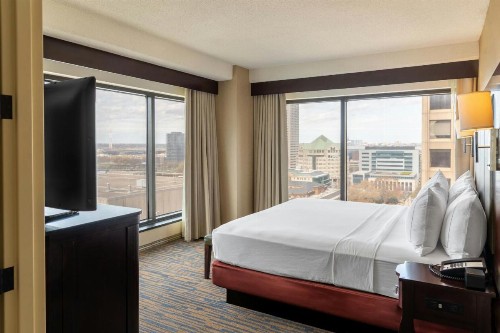 DoubleTree Suites by Hilton Columbus - image 16