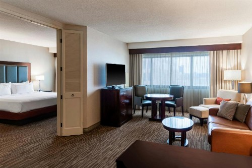 DoubleTree Suites by Hilton Columbus - image 17