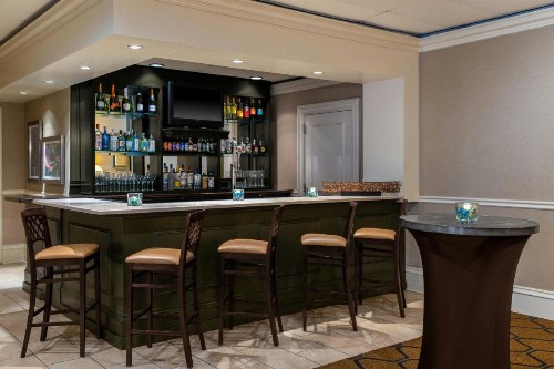 DoubleTree Suites by Hilton Columbus - image 20