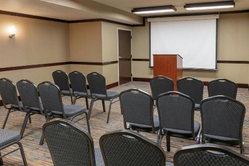 DoubleTree Suites by Hilton Columbus - image 25