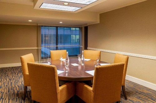 DoubleTree Suites by Hilton Columbus - image 37