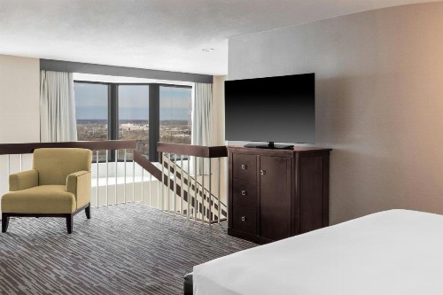 DoubleTree Suites by Hilton Columbus - image 38
