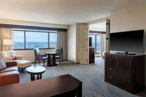 DoubleTree Suites by Hilton Columbus - image 39