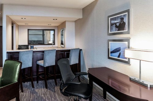 DoubleTree Suites by Hilton Columbus - image 46