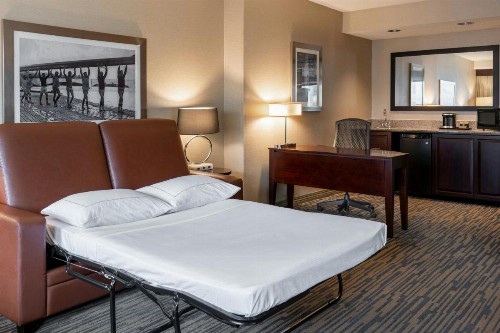 DoubleTree Suites by Hilton Columbus - image 5