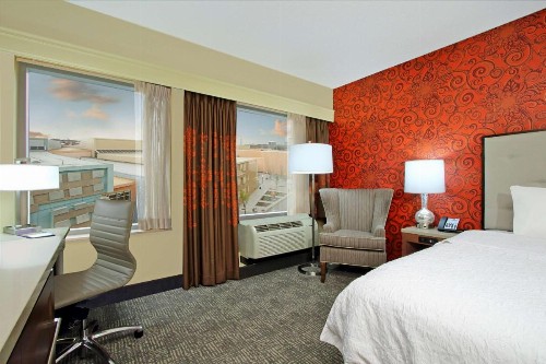 Hampton Inn & Suites Columbus-Downtown Ohio - image 14