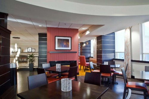 Hampton Inn & Suites Columbus-Downtown Ohio - image 23
