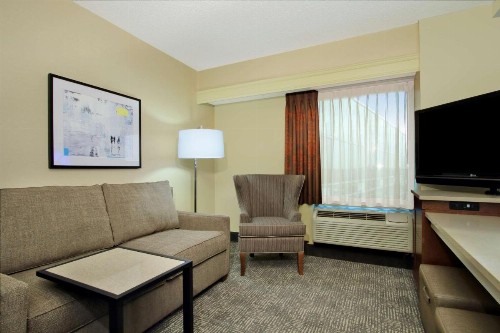 Hampton Inn & Suites Columbus-Downtown Ohio - image 3