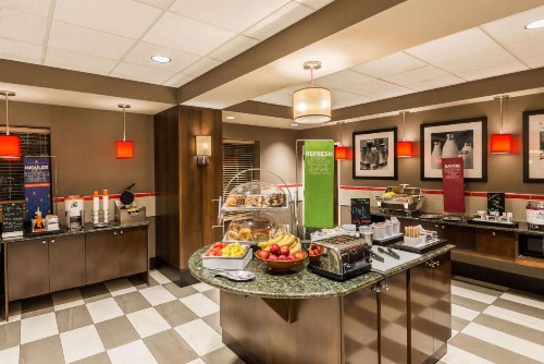 Hampton Inn & Suites Columbus Polaris - image 10