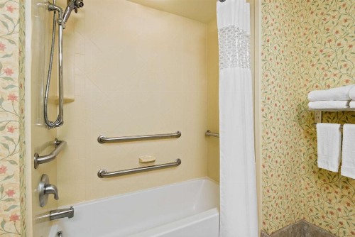 Hampton Inn & Suites Columbus Polaris - image 21