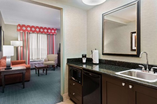 Hampton Inn & Suites Columbus Polaris - image 24