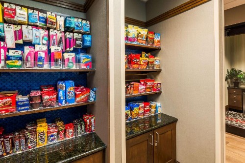 Hampton Inn & Suites Columbus Polaris - image 9