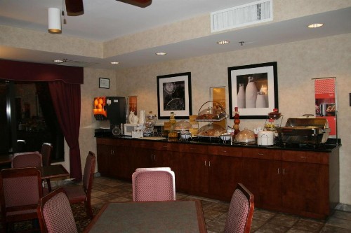 Hampton Inn Columbus-International Airport - image 11
