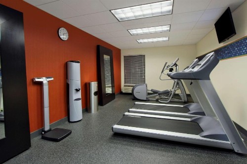Hampton Inn Columbus-International Airport - image 16