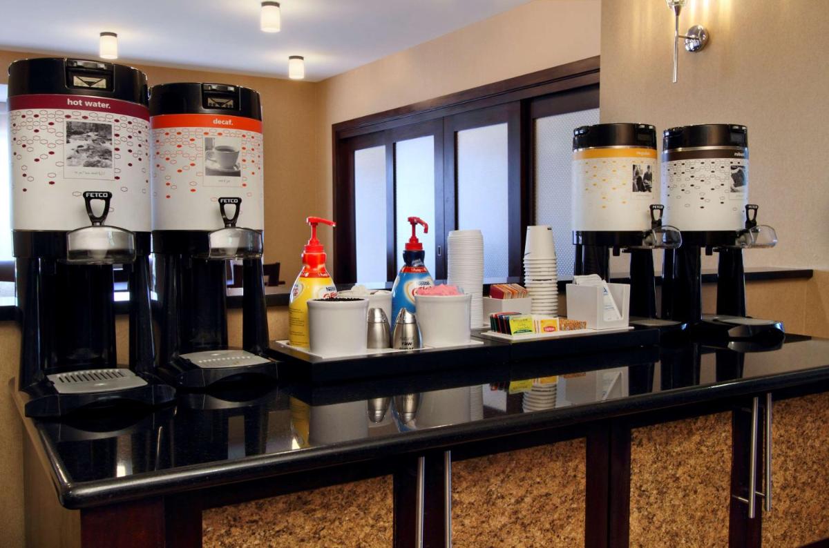 Hampton Inn Columbus-International Airport - image 3