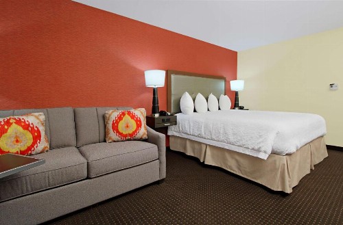 Hampton Inn Columbus-International Airport - image 30