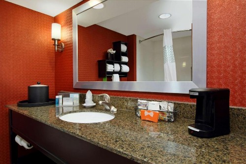 Hampton Inn Columbus-International Airport - image 32