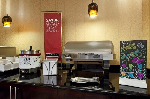 Hampton Inn Columbus-International Airport - image 4