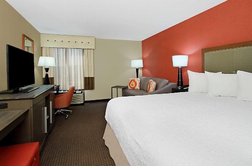 Hampton Inn Columbus-International Airport - image 40