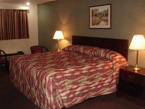 German Village Inn Motel - image 18
