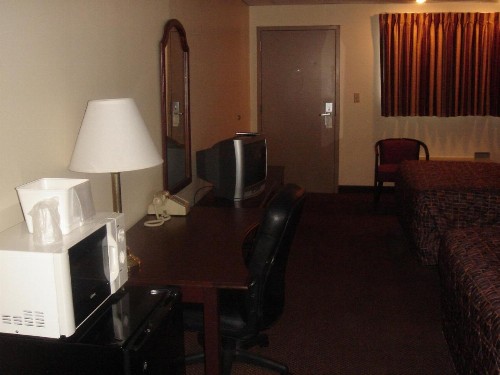 German Village Inn Motel - image 20