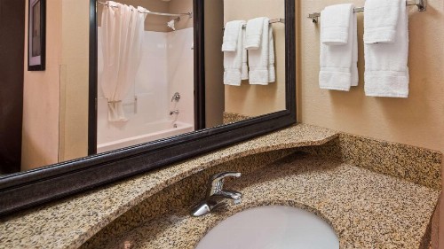 Best Western Port Columbus - image 15