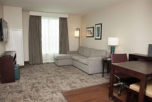 Embassy Suites Columbus - Airport - image 11