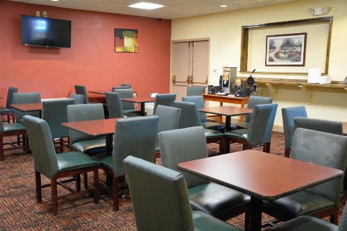 Columbus Grand Hotel & Banquet Center - image 13