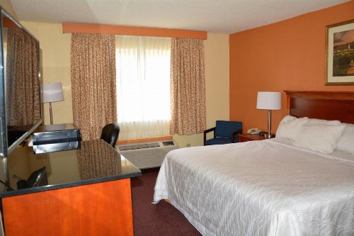 Columbus Grand Hotel & Banquet Center - image 34