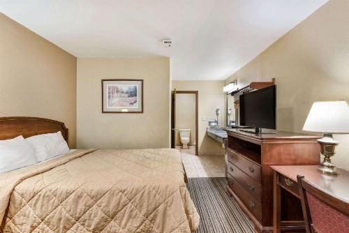 Rodeway Inn - image 26
