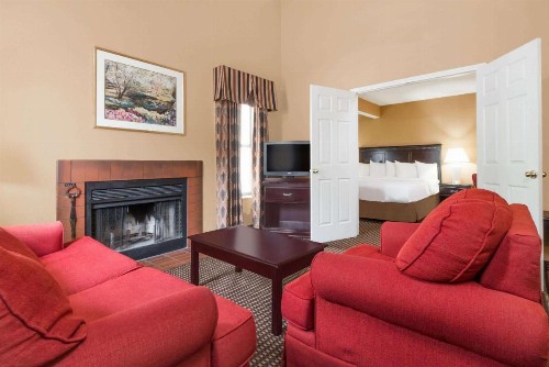 Hawthorn Suites By Wyndham Columbus North - image 23