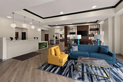 Comfort Suites East Broad at 270 - image 36