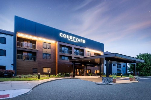 Courtyard Columbus Airport - image 33