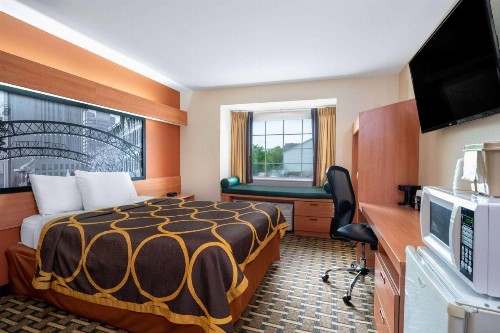 Super 8 by Wyndham Columbus West - image 11