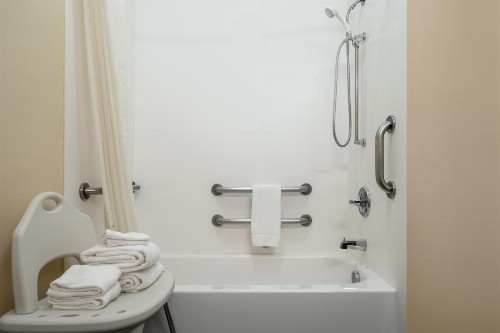 Super 8 by Wyndham Columbus West - image 14