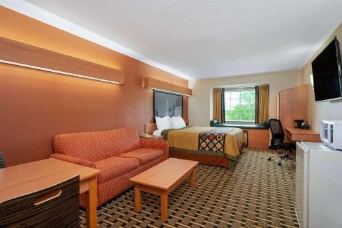 Super 8 by Wyndham Columbus West - image 17